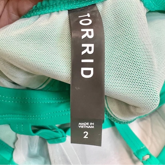 Torrid aqua green turquoise midkini top built in bra size 2x - Picture 4 of 9